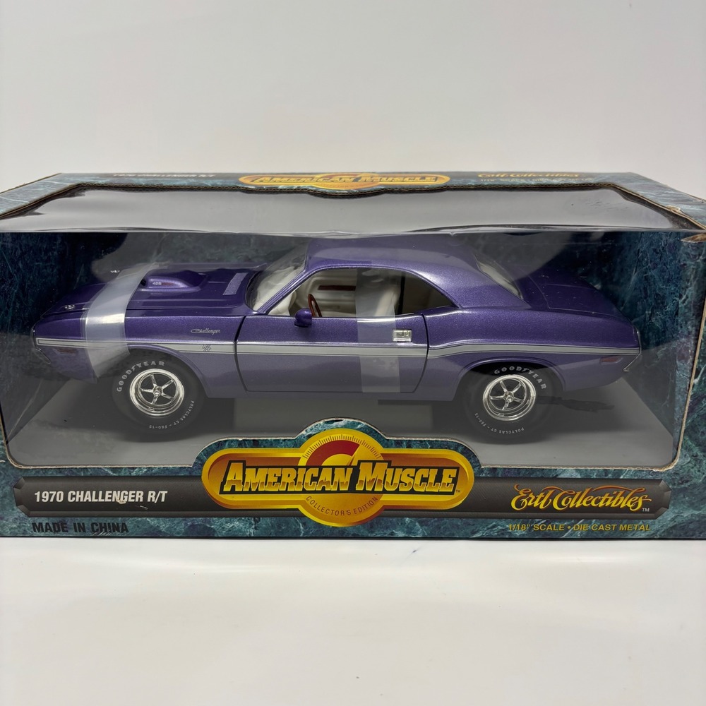1970 Dodge Challenger R/T HEMI V8 Purple 1:18 ERTL American Muscle NIB